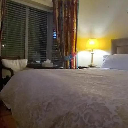 Woodhaven Manor H91rc9d Guest house